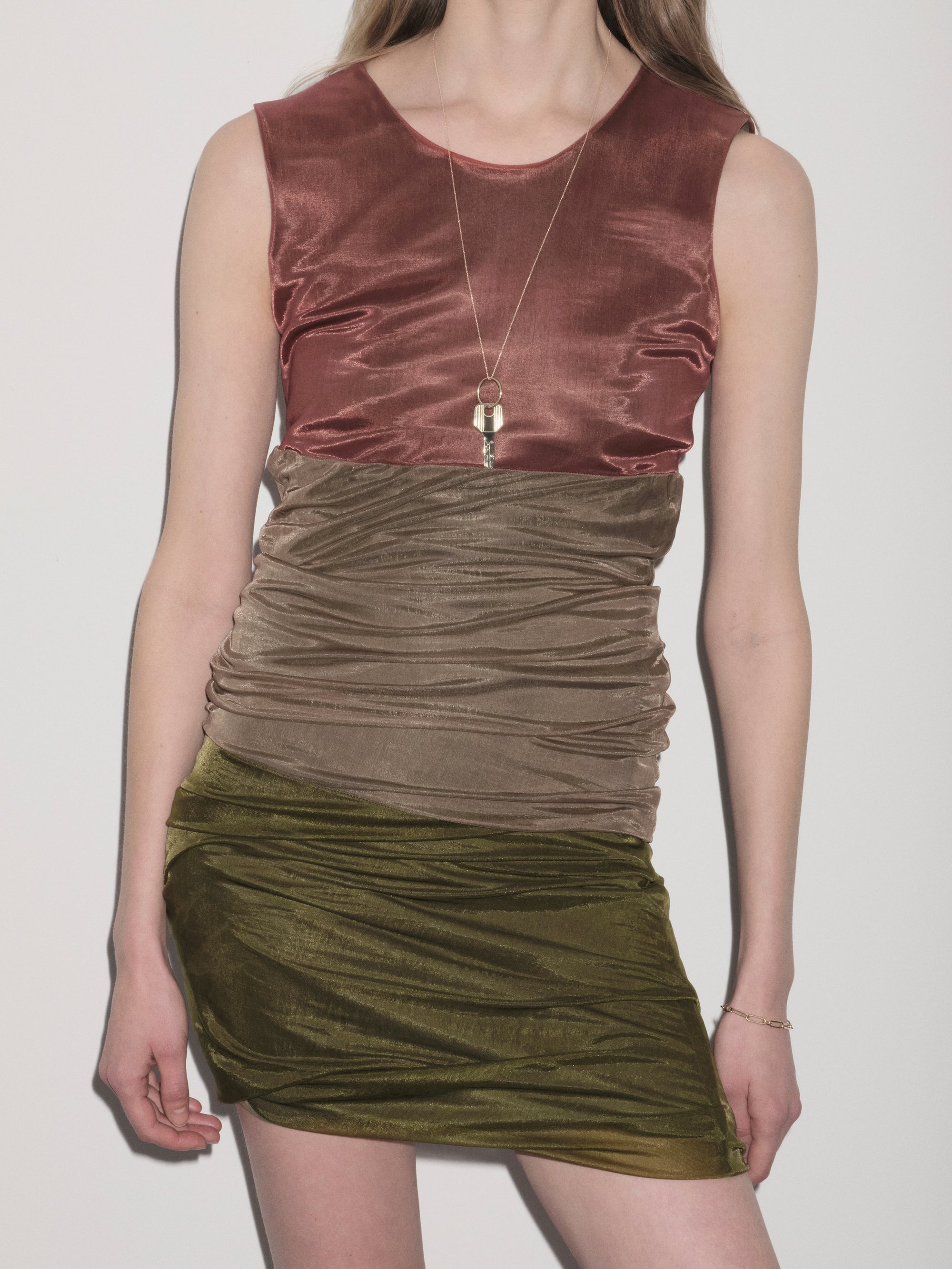 
        Gold Key Pendant 0.04