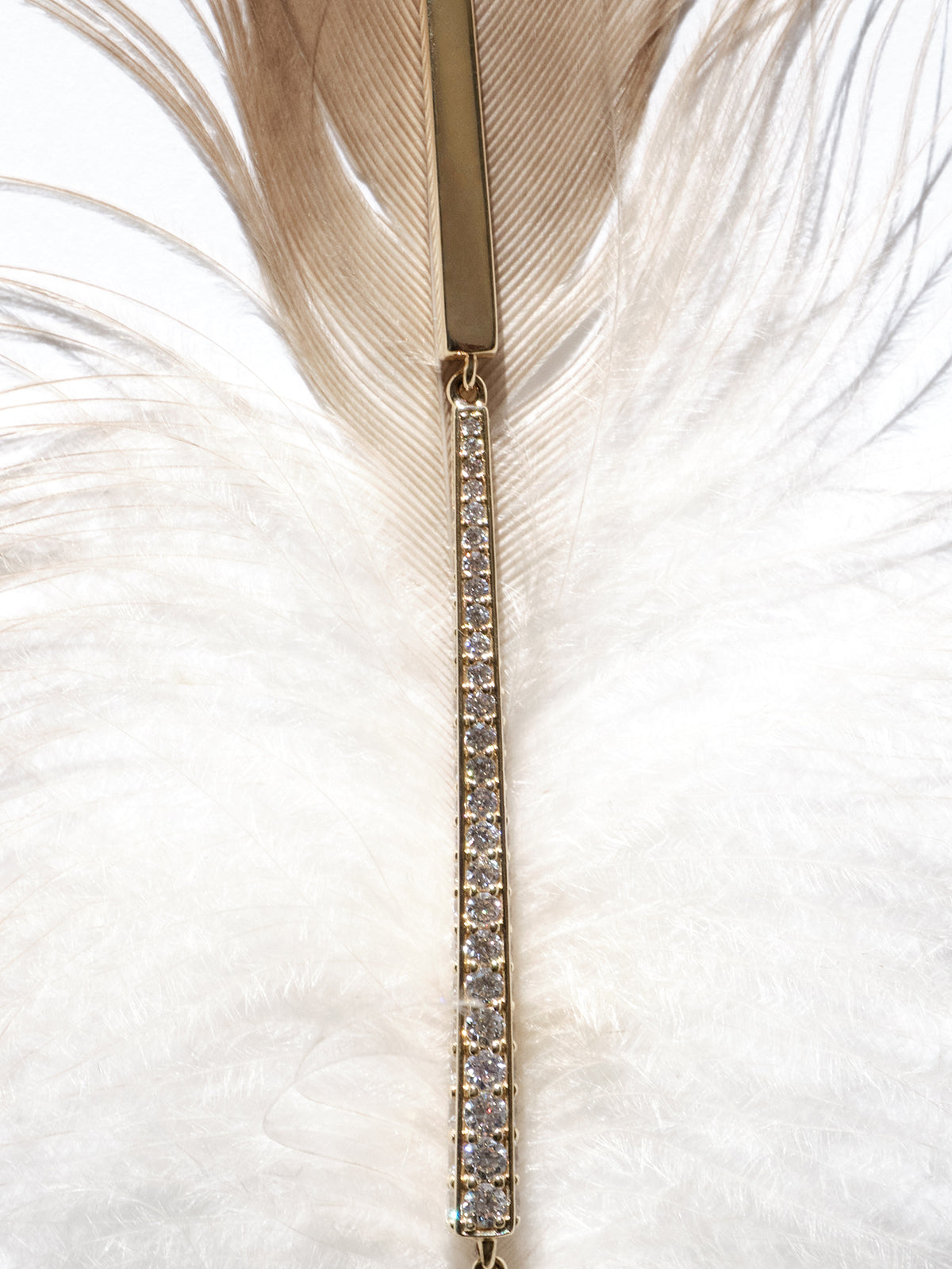 
        Angular Triad Diamond Collier 2.10