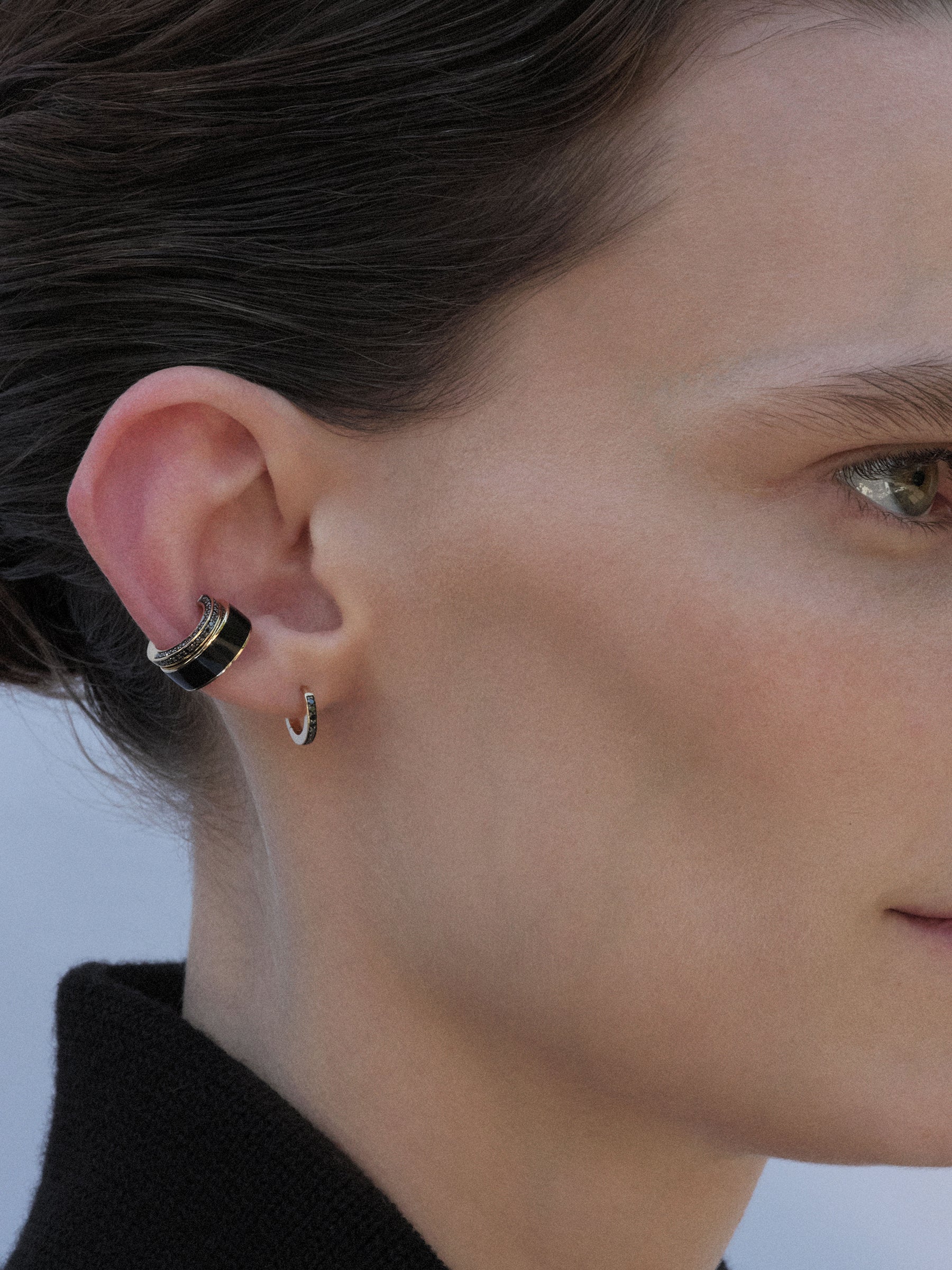 
        Black Ceramic Bold Earcuff 0.00