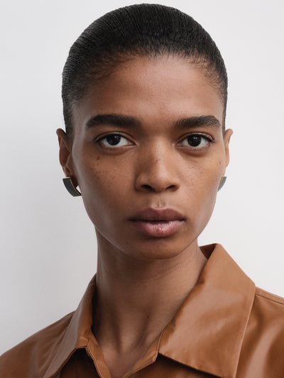 Black Ceramic Disc Earring 0.00