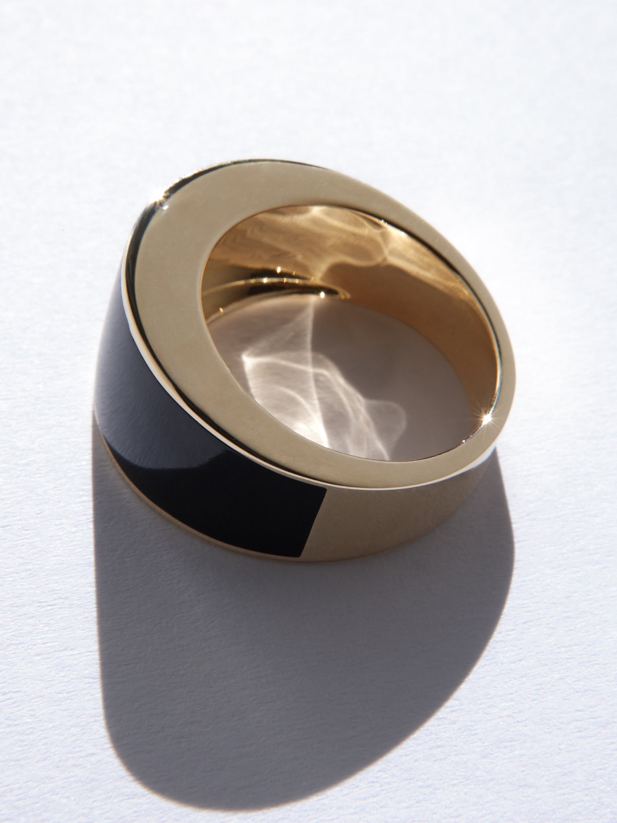 Black Ceramic Disc Ring 0.00