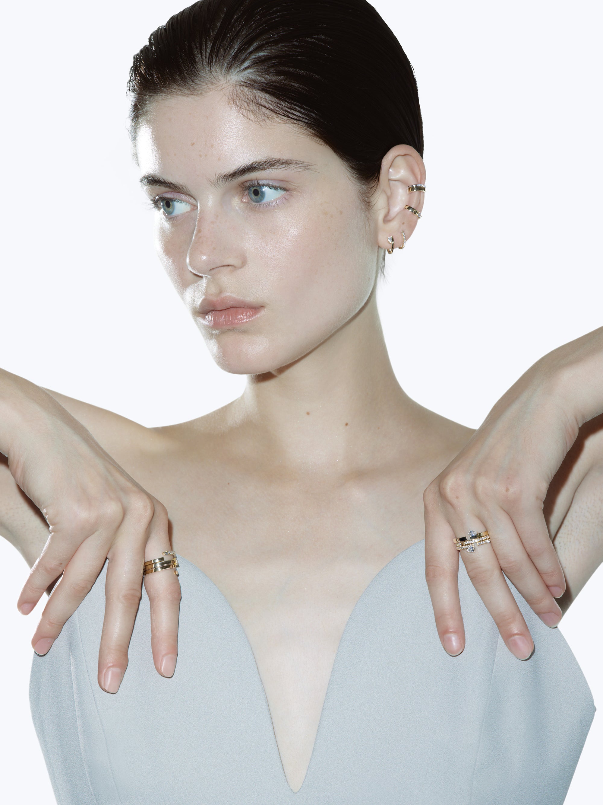 
        Floating Pear Diamond Split Ring 0.20