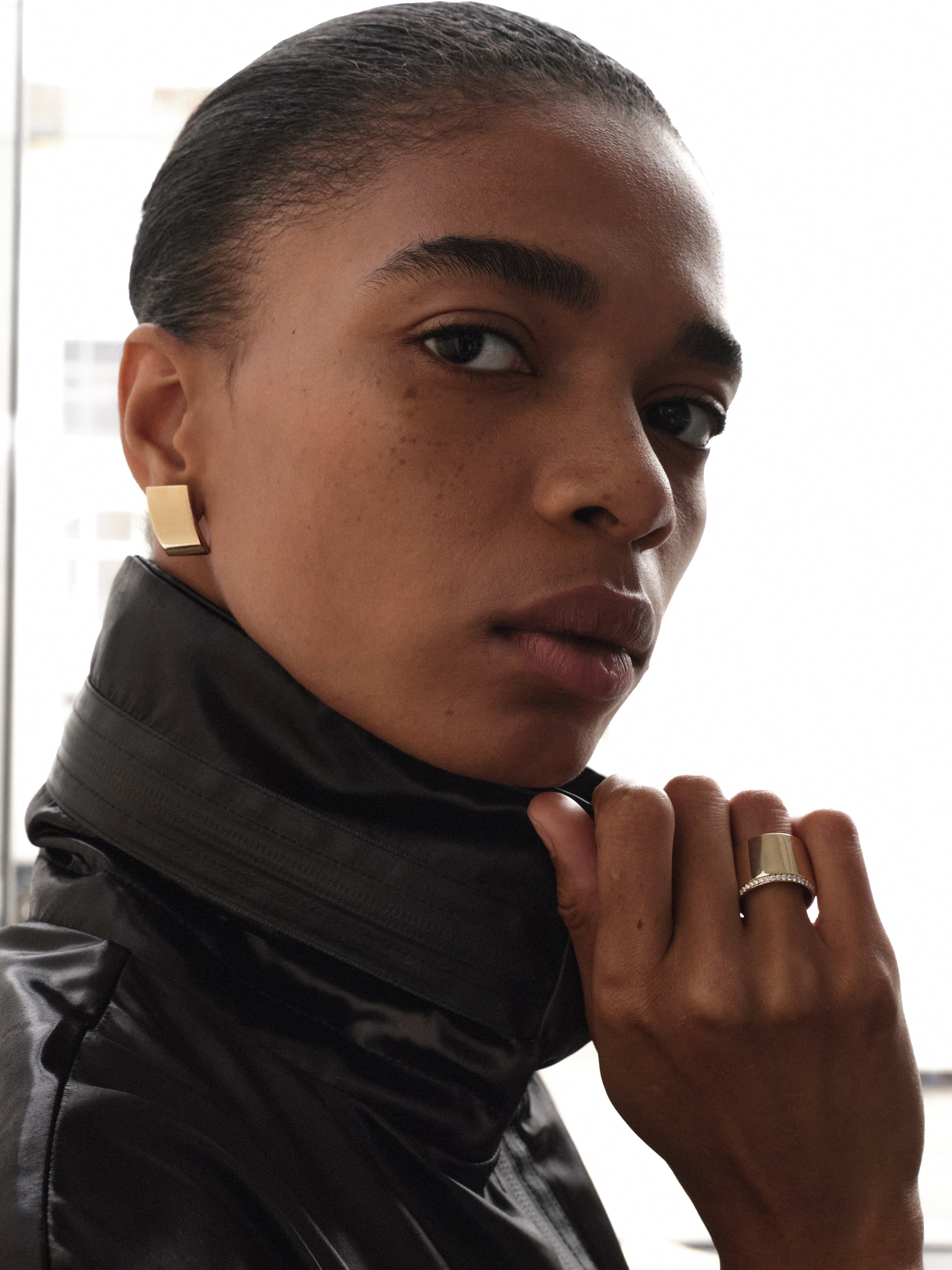 Sterling Silver Curved Disc Earring 0.00