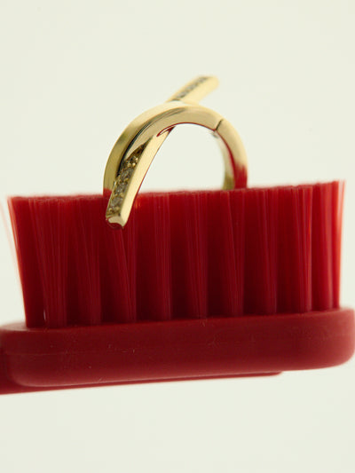 Curved Diamond Line Huggie 0.08