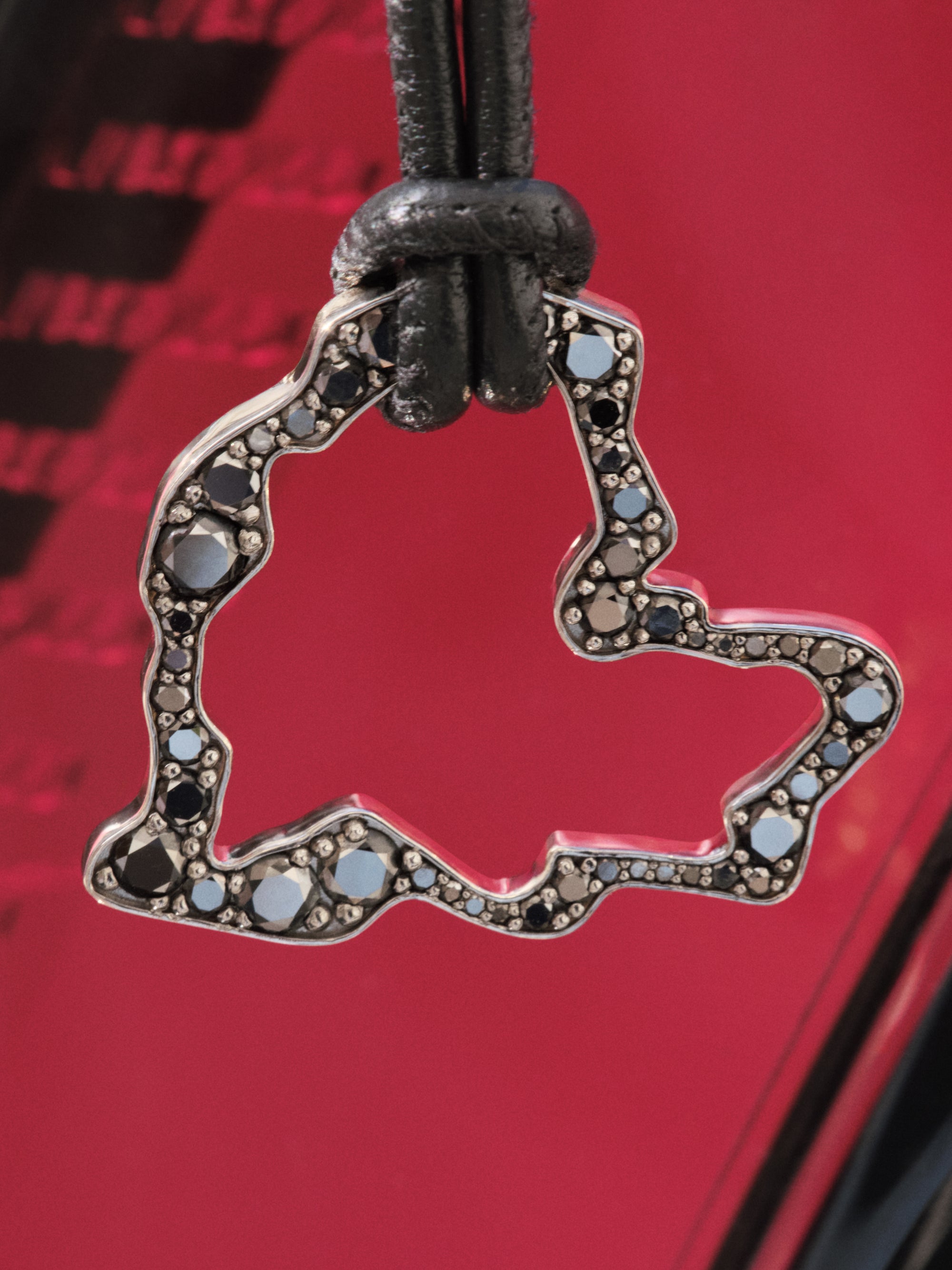 
        Black Diamond Heart Pendant 2.3