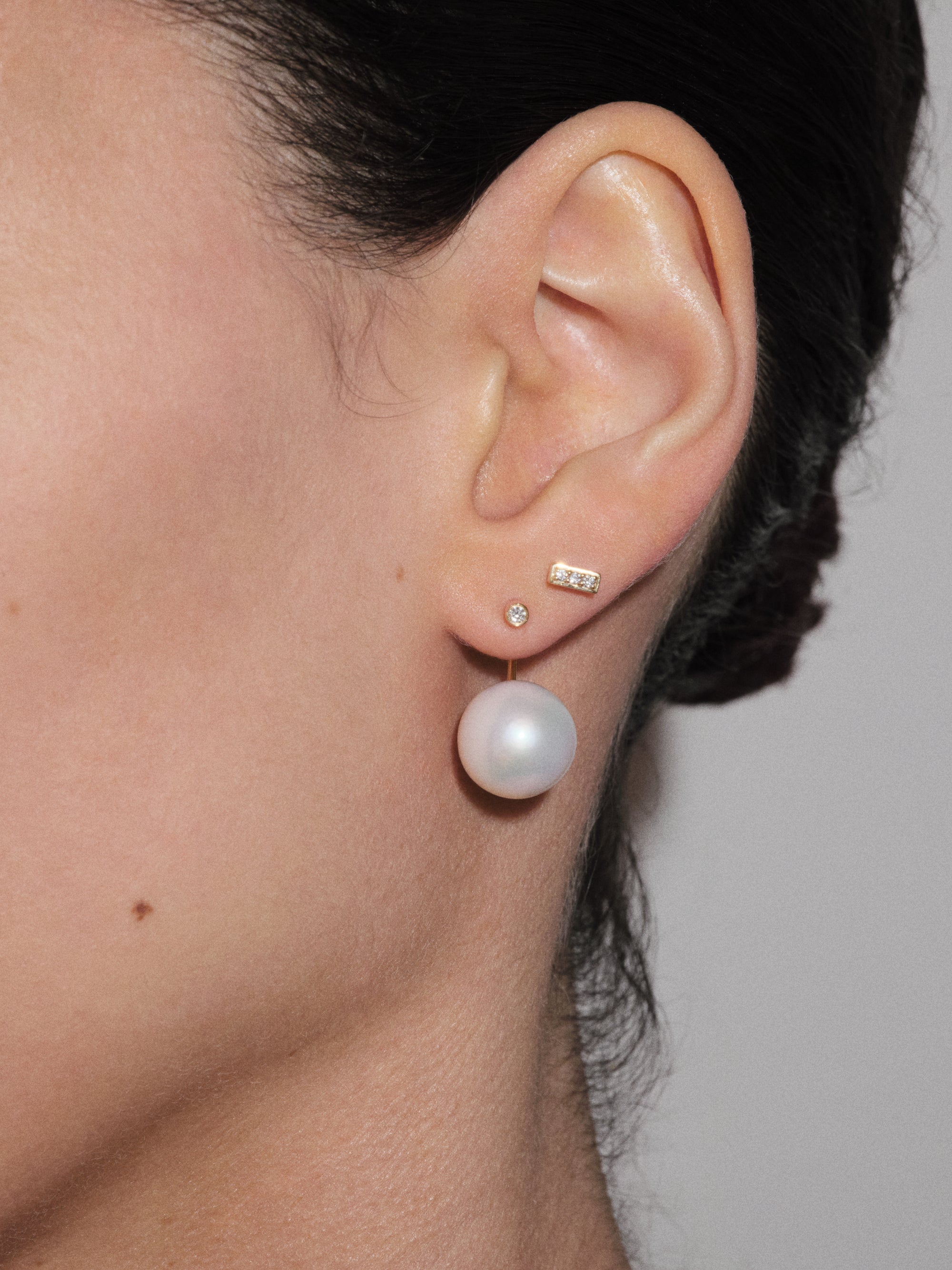 
        Diamond Line Stud 0.03