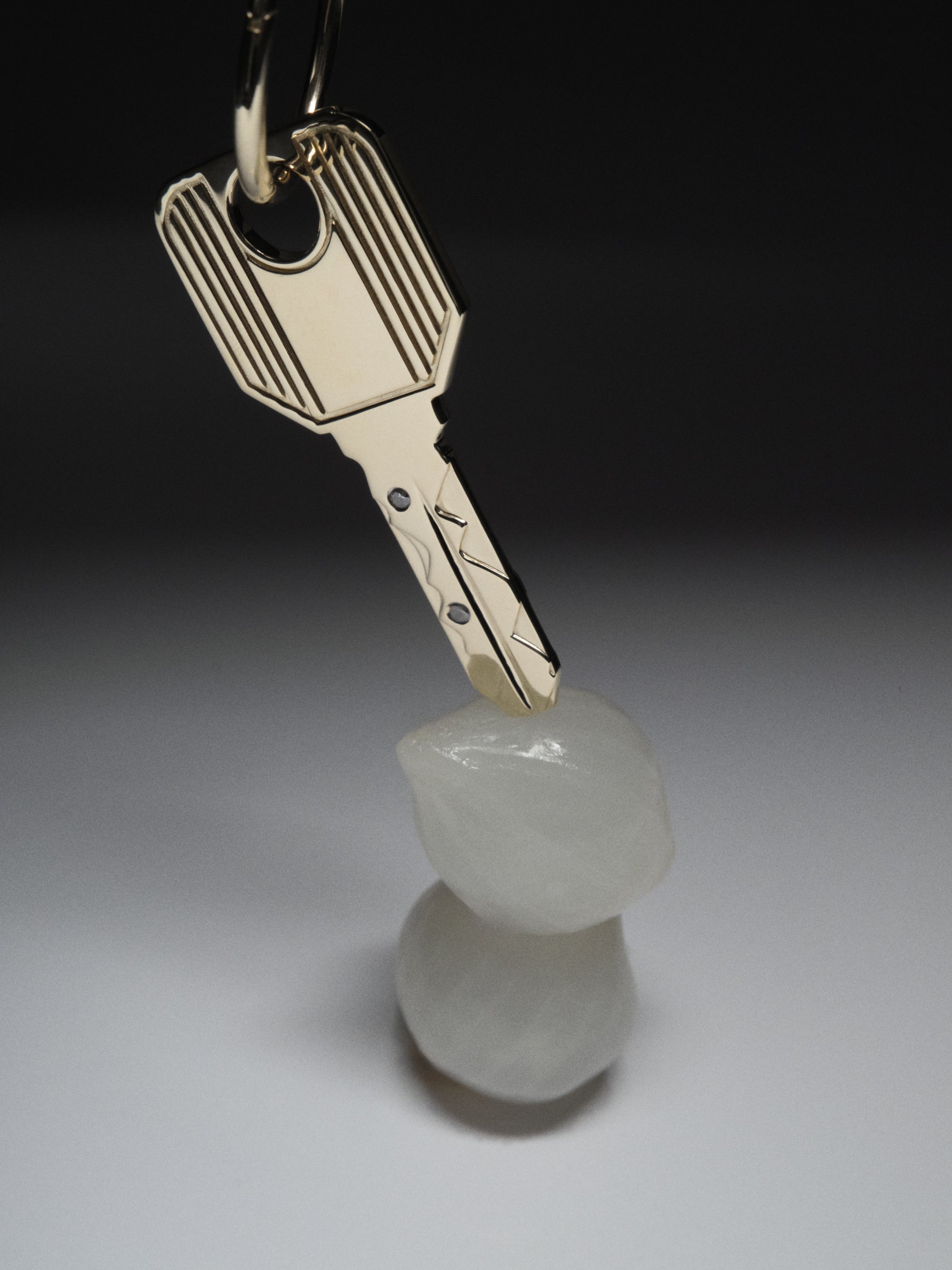 
        Gold Key Pendant 0.04