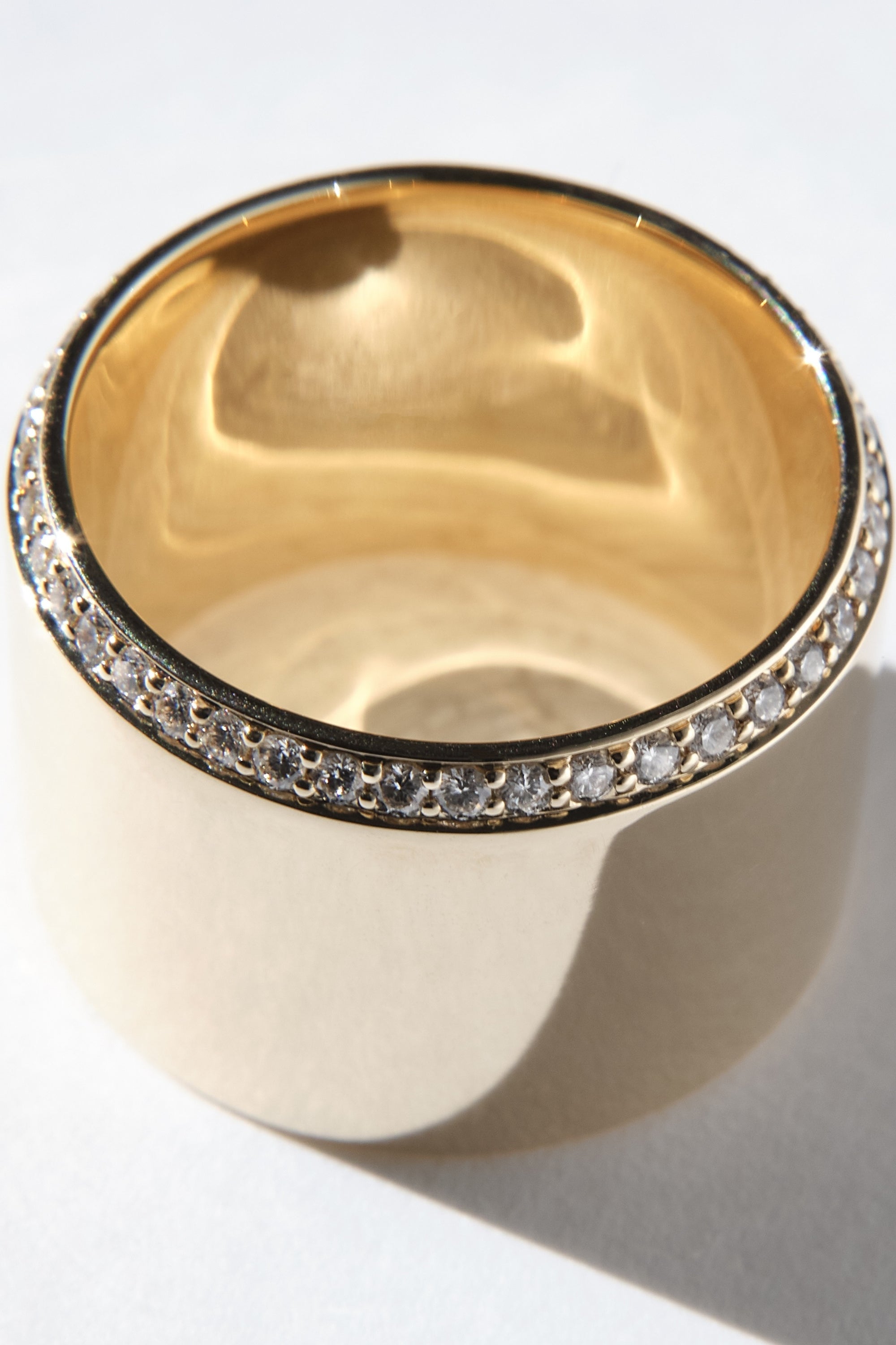 
        Gold Disc Diamond Band 0.40