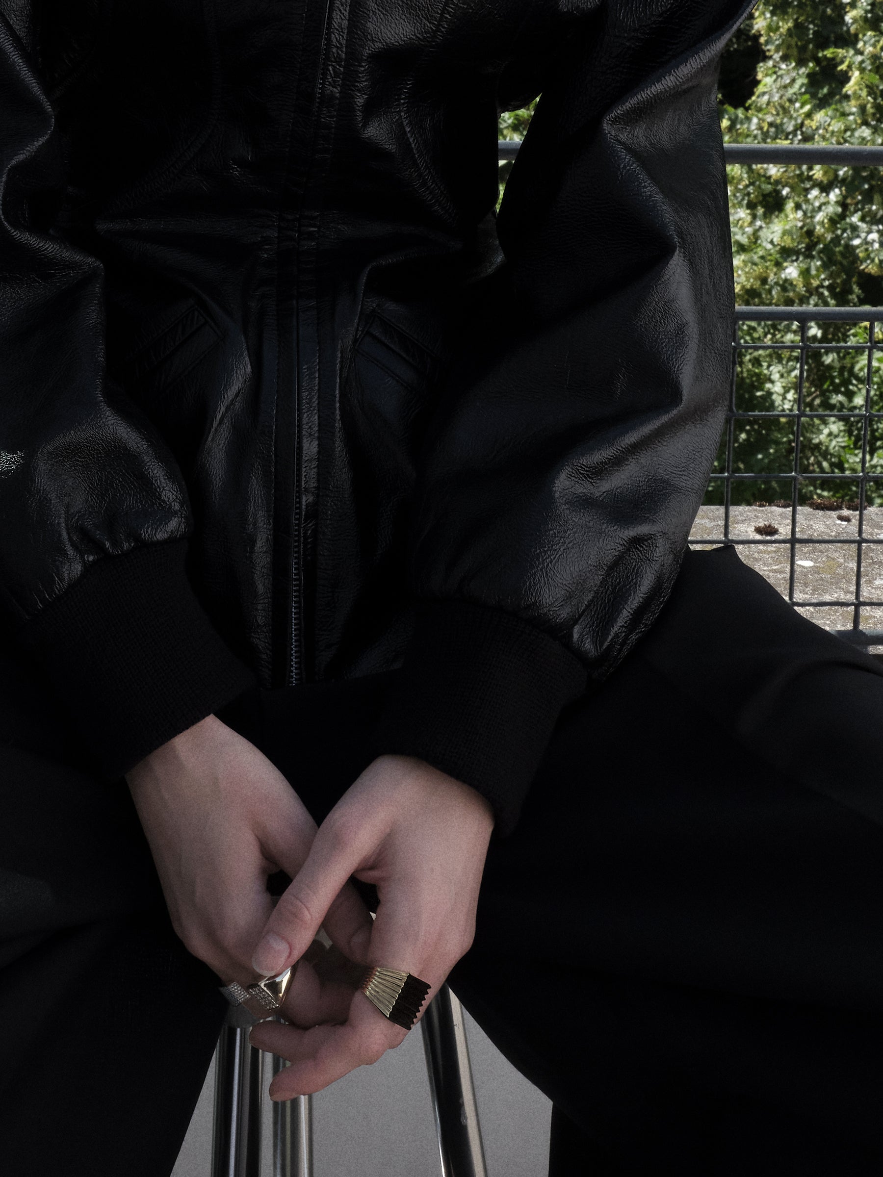 Sculpted Gold Disc Ring 0.00