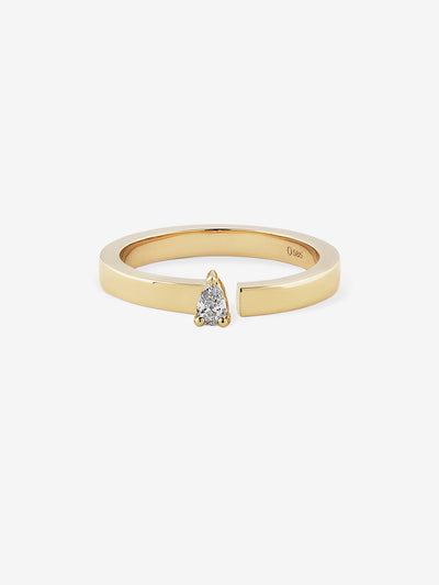 
            Pear Diamond Split Ring 0.10